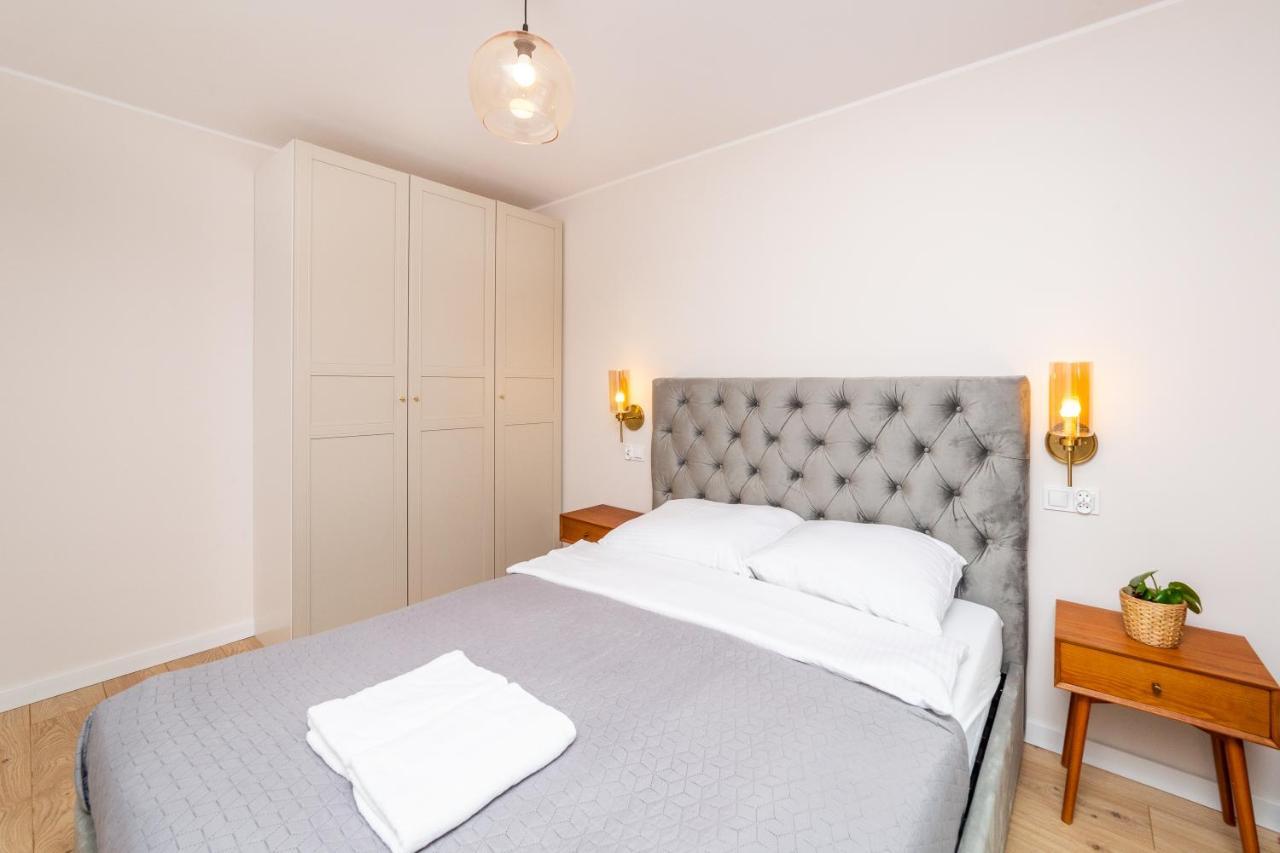 Pobookowane River View Apartments Гданск Екстериор снимка