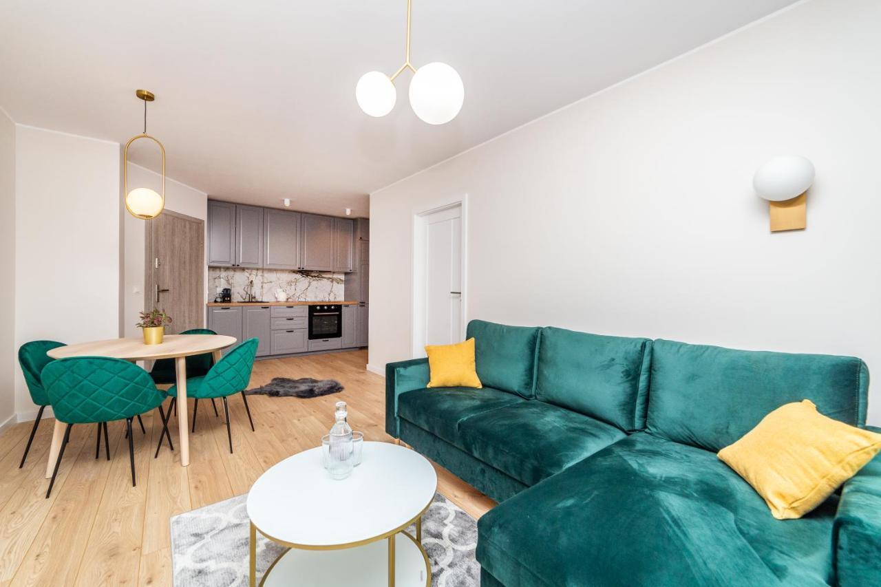 Pobookowane River View Apartments Гданск Екстериор снимка
