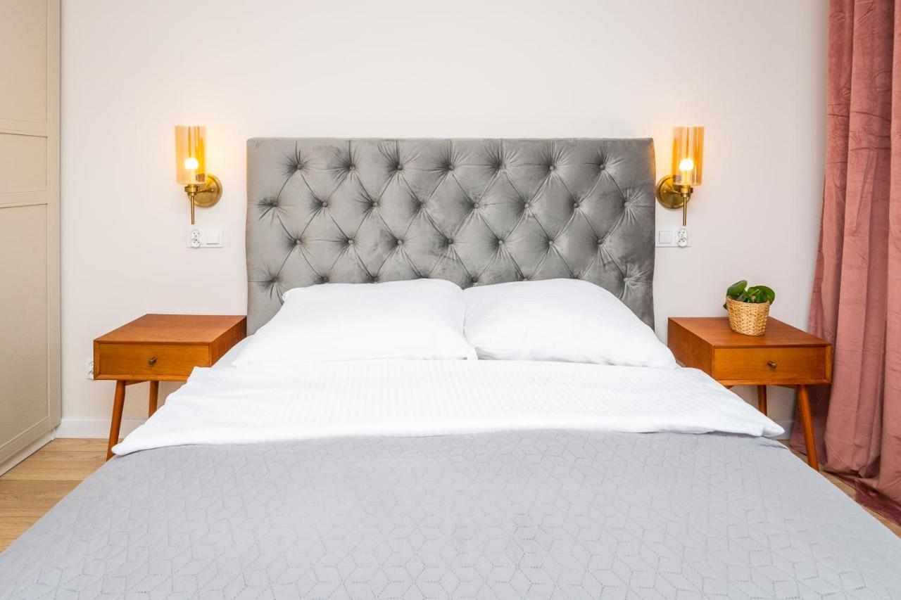 Pobookowane River View Apartments Гданск Екстериор снимка
