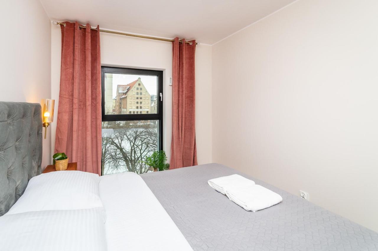 Pobookowane River View Apartments Гданск Екстериор снимка