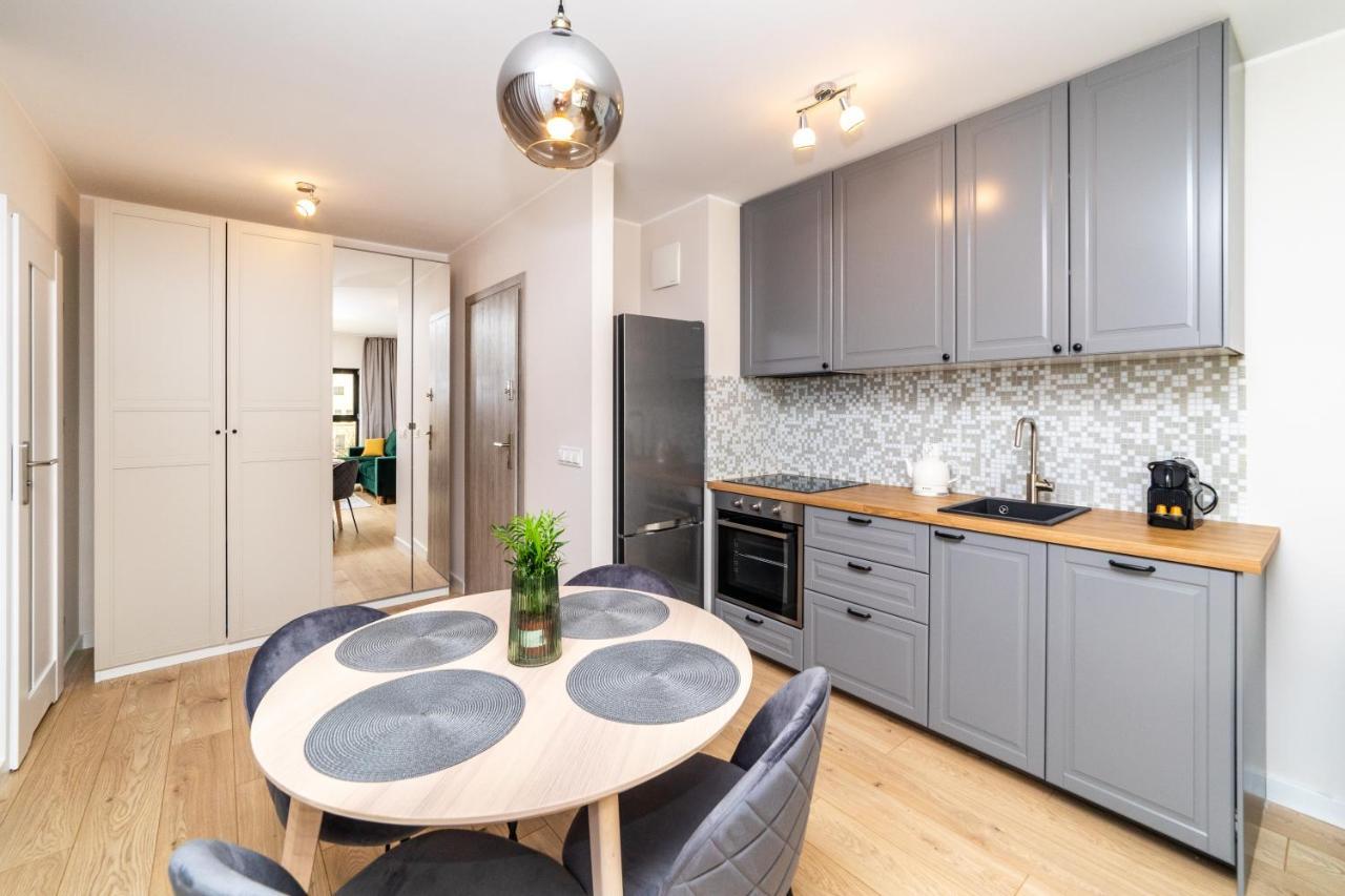 Pobookowane River View Apartments Гданск Екстериор снимка