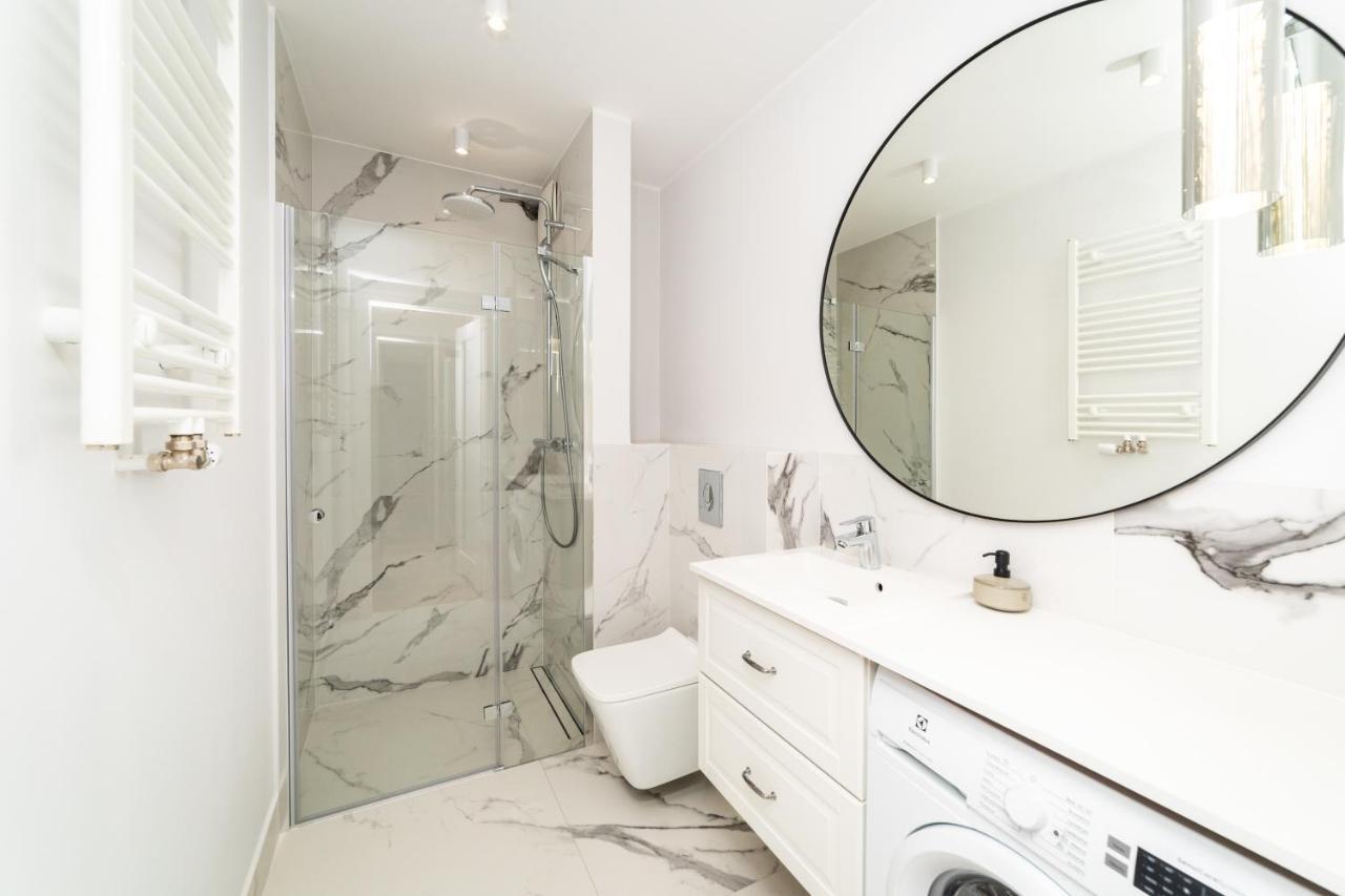 Pobookowane River View Apartments Гданск Екстериор снимка
