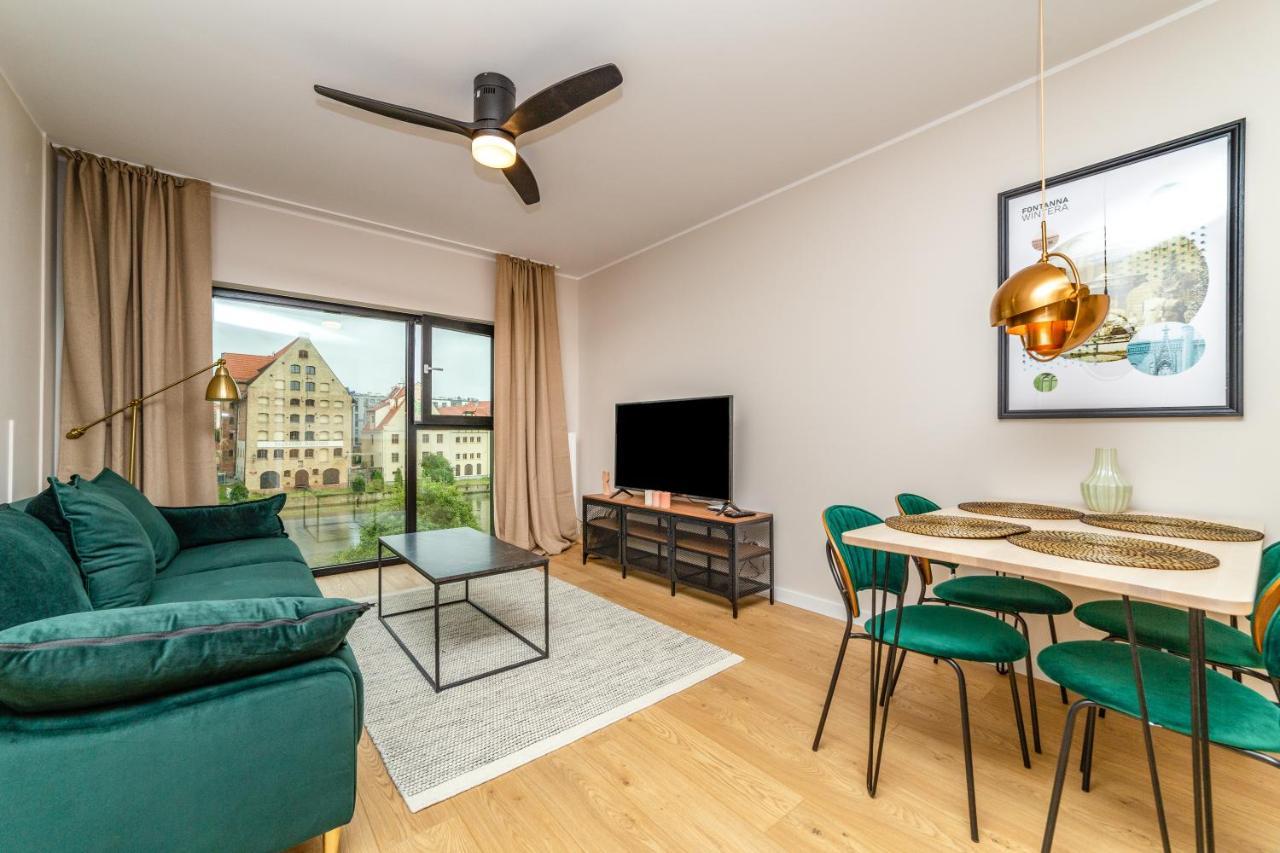 Pobookowane River View Apartments Гданск Екстериор снимка