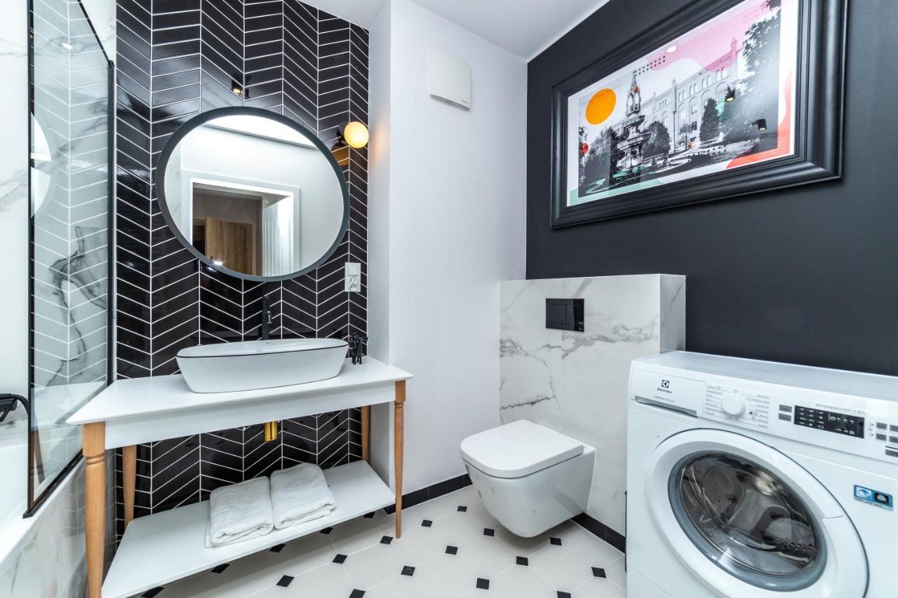 Pobookowane River View Apartments Гданск Екстериор снимка