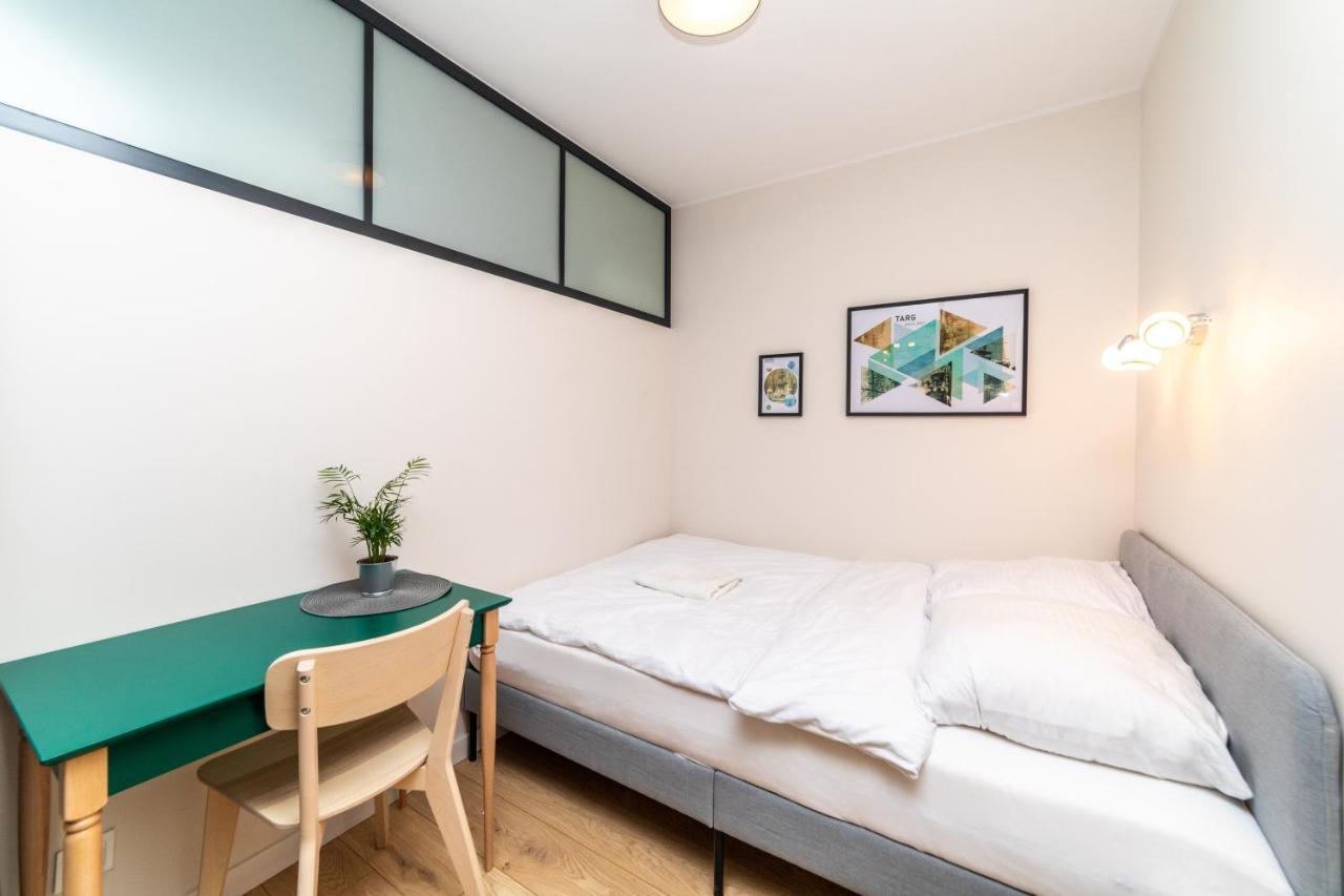 Pobookowane River View Apartments Гданск Екстериор снимка