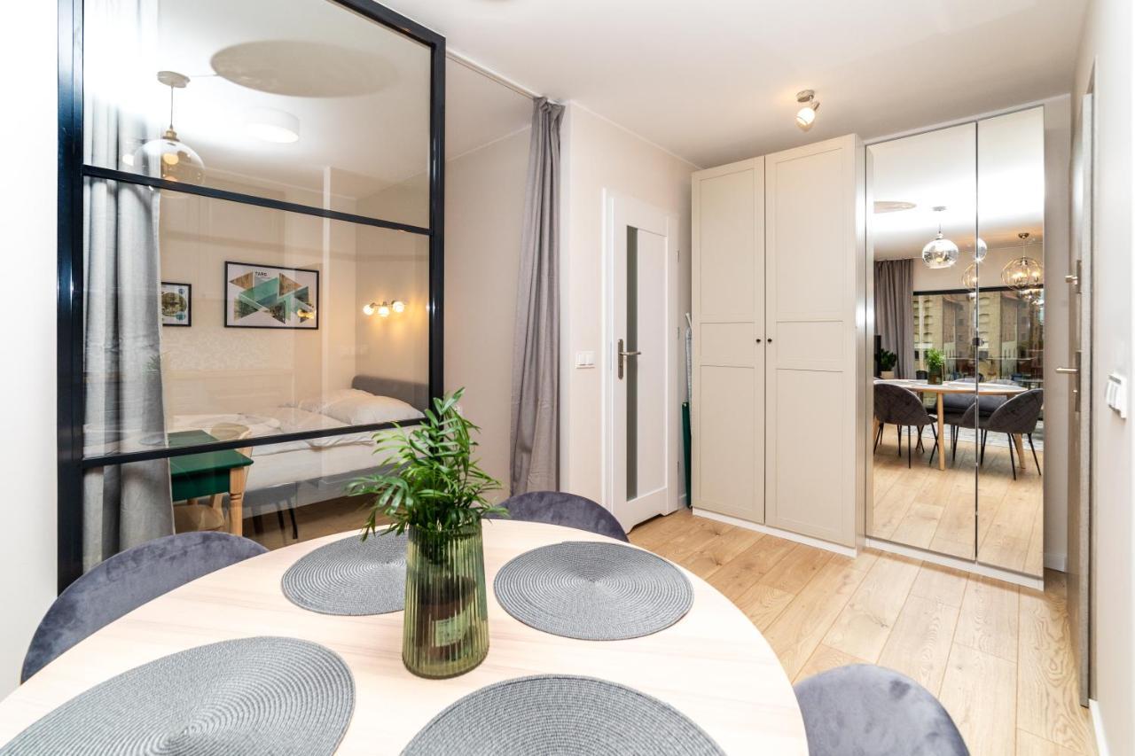 Pobookowane River View Apartments Гданск Екстериор снимка