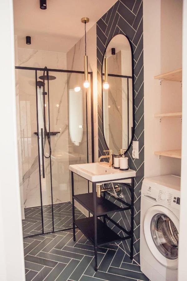 Pobookowane River View Apartments Гданск Екстериор снимка